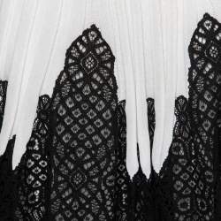 Pre Owned Oscar de la Renta Ivory Silk Lace Applique Pleated Skirt L