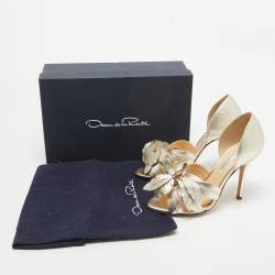 Pre Owned Oscar de la Renta Silver Leather Flower Embellished Peep Toe Sandals Size 36
