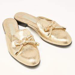 Pre Owned Oscar de la Renta Gold Crinkled Leather Bow Flat Mules Size 38