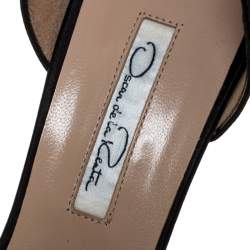 Pre Owned Oscar de la Renta Black Satin Bow Heel Pumps Size 38.5