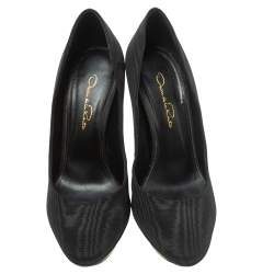 Pre Owned Oscar de la Renta Black Satin Colette Round Toe Pumps Size 38