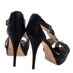 Pre Owned صندل أوسكار دي لارينتا ساتان أسود لؤلؤ مزين مقاس 37