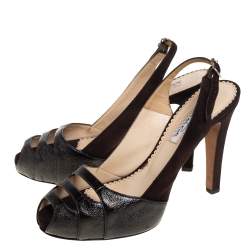 مملوكة مسبقًا صندل أوسكار دي لا رينتا فتحة كعب جلد و سويدي بني مقاس 39