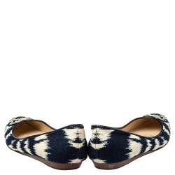 مملوكة مسبقًا Oscar de la Renta Navy Blue/White Printed Canvas Embellished Ballets Flats Size 38.5