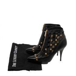 مملوكة مسبقًا Oscar de la Renta Black Laser Cut Leather Studded Booties Size 37
