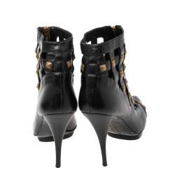 مملوكة مسبقًا Oscar de la Renta Black Laser Cut Leather Studded Booties Size 37