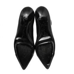 مملوكة مسبقًا Oscar de la Renta Black Laser Cut Leather Studded Booties Size 37