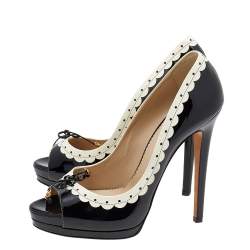 Pre Owned Oscar de la Renta Black/Cream Patent Leather Bow Peep Toe Pumps Size 40