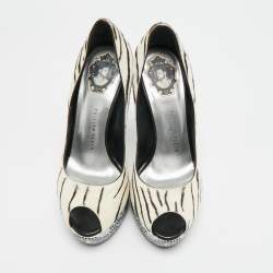 مملوكة مسبقًا حذاء كعب عالي فيليب بلين نعل سميك مقدمة مفتوحة شعر العجل مطبوع نقشة حيوانات أبيض/أسود مرصع بالكريستال مقاس 36