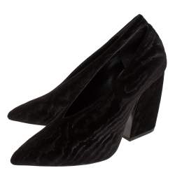 Pre Owned Pierre Hardy Black Textured Velvet V Neck Block Heel Pumps Size 39