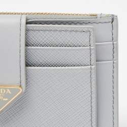 مملوكة مسبقًا Prada Grey Saffiano Leather Zip Card Holder