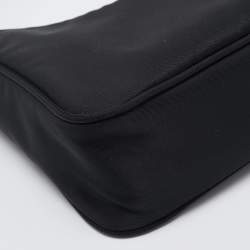 Pre Owned Prada Black Nylon Re-Edition 2000 Baguette Bag