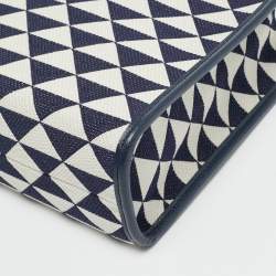 مملوكة مسبقًا حقيبة يد برادا سيمبول قماش جاكار مثلثي أزرق بحري/أبيض طباشيري صغيرة