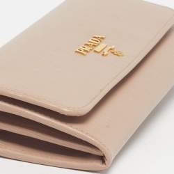 Pre Owned Prada Beige Vitello Move Leather Flap Continental Wallet
