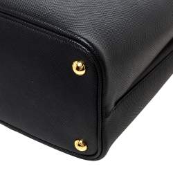 Pre Owned Prada Black Saffiano Leather Medium Panier Top Handle Bag
