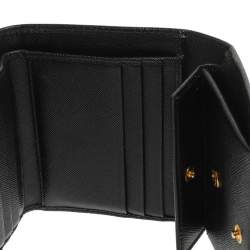 Pre Owned Prada Black Saffiano Lux Leather Compact Wallet