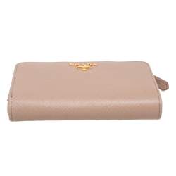 Pre Owned Prada Beige Leather Saffiano Metal Level Wallet