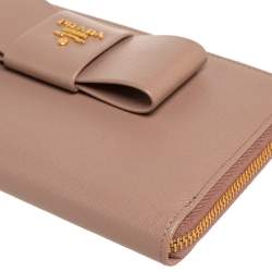 Pre Owned Prada Beige Saffiano Leather Bow Zip Around Wallet
