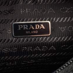 مملوكة مسبقًا Prada Black Tessuto Nylon Re-Edition 2000 Baguette Bag