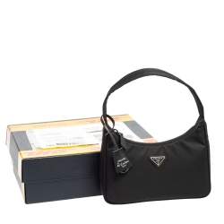 مملوكة مسبقًا Prada Black Tessuto Nylon Re-Edition 2000 Baguette Bag
