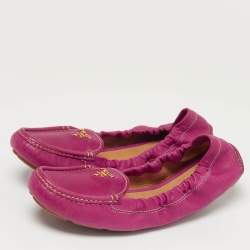 Pre Owned حذاء لوفرز برادا جلد زهري مع شعار مكشكش مقاس 35