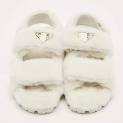مملوكة مسبقًا Prada Size 39.5 White Shearling Fur Flat Sandals