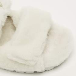 مملوكة مسبقًا Prada Size 39.5 White Shearling Fur Flat Sandals