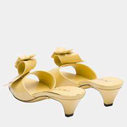 مملوكة مسبقًا Prada Brushed Leather Sandals 37