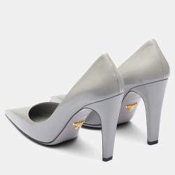 مملوكة مسبقًا Prada Brushed Leather Pumps 36