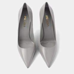مملوكة مسبقًا Prada Brushed Leather Pumps 36