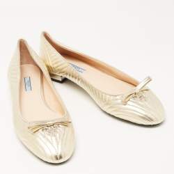 مملوكة مسبقًا Prada Gold Quilted Leather Bow Ballet Flats Size 42