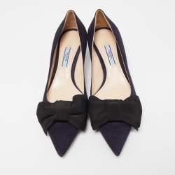 مملوكة مسبقًا Prada Navy Blue Suede Pointed Toe Bow Pumps Size 37.5