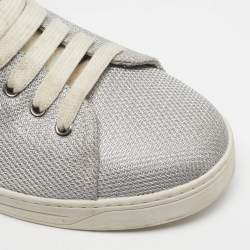 Pre Owned حذاء رياضي برادا سبورت قماش معدني فضي عنق منخفض مقاس 40.5