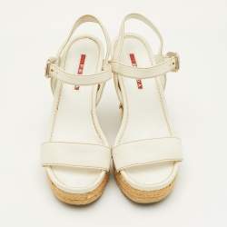 مملوكة مسبقًا صندل برادا سبورت إسفين بكعب منصة حزام كاحل جلد أبيض مقاس 36.5