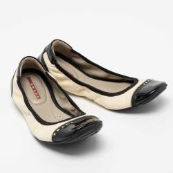 Pre Owned Prada Sport Off White/Black Leather And Patent Leather Cap Toe Scrunch Ballet Flats Size 38