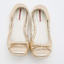 Pre Owned Prada Sport Gold Leather Bow Scrunch Ballet Flats Size 39