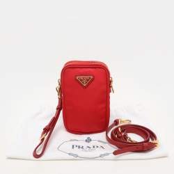 مملوكة مسبقًا Prada Red Nylon Crossbody Phone Case
