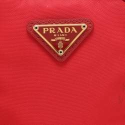 مملوكة مسبقًا Prada Red Nylon Crossbody Phone Case