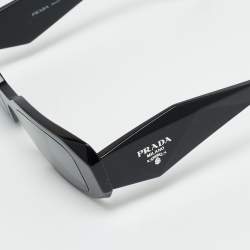 مملوكة مسبقًا Prada Black SPR 17W Symbole Rectangle Sunglasses