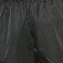 مملوكة مسبقًا Prada Black Triangle Enamel Logo Re-Nylon Shorts S
