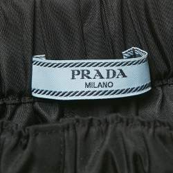 مملوكة مسبقًا Prada Black Triangle Enamel Logo Re-Nylon Shorts S