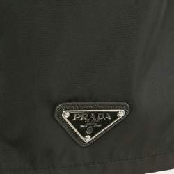 مملوكة مسبقًا Prada Black Triangle Enamel Logo Re-Nylon Shorts S
