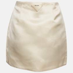 مملوكة مسبقًا Prada Cream Satin Mini Skirt S