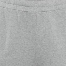 مملوكة مسبقًا بنطلون برادا قطن رمادي بتطبيق مثلث صغير جدًا