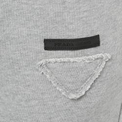 مملوكة مسبقًا بنطلون برادا قطن رمادي بتطبيق مثلث صغير جدًا