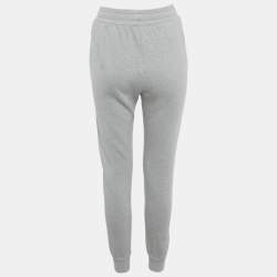 مملوكة مسبقًا بنطلون برادا قطن رمادي بتطبيق مثلث صغير جدًا