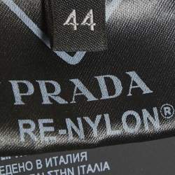 Pre Owned بريفيون برادا رينايلون أسود بتفاصيل شعار مثلثي من المينا بمقاس متوسط (ميديم)