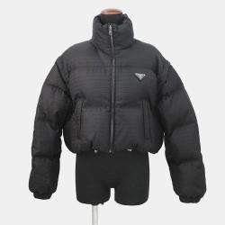 مملوكة مسبقًا جاكيت برادا داون بقصة قصيرة وقابل للارتداء بطرق متعددة نيلون معاد التدوير مقاس 38 أسود