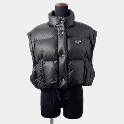 Pre Owned فيست برادا كروب جاكيت مبطن بشعار مثلثي مقاس 40 أسود نايليون 100%