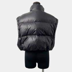 Pre Owned فيست برادا كروب جاكيت مبطن بشعار مثلثي مقاس 40 أسود نايليون 100%